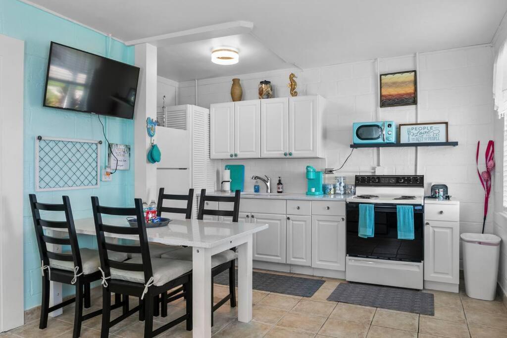 Villa Mermaids Grotto Waterfront 1Br Apt With Bay View Tampa Exterior foto
